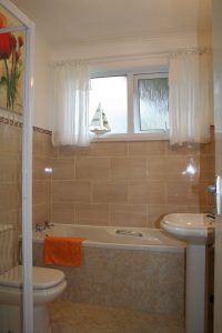 bathroom in penmerric cottage