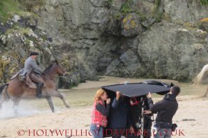 poldark 4 300x200 - Poldark at Holywell Bay
